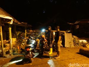 Ini Identitas Korban Tewas dan Selamat Pohon Tumbang Timpa Warung di Mojokerto Ini Identitas Korban Tewas dan Selamat Pohon Tumbang Timpa Warung di Mojokerto