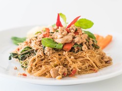 Resep Bihun Goreng Ayam Cincang yang Gurihnya Spesial