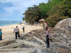 Restoran di Karma Beach Bali Hangus Terbakar