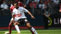 8.Sofiane Boufal (Angers). 5,52 dribble sukses per 100 menit dengan 54% tingkat kesuksesan. Foto: AFP/FRED TANNEAU
