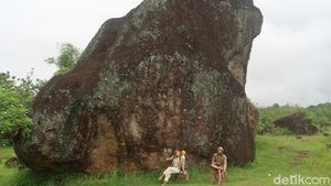Potret Bebatuan yang Konon Digendong dari Merapi
