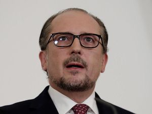 Austria Mulai Terapkan Lockdown untuk Warga Tak Divaksin