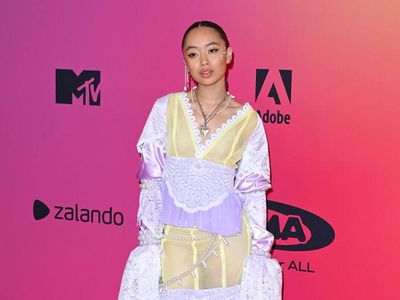 7 Artis Berbusana Terburuk di MTV EMA 2021, Ada Ed Sheeran