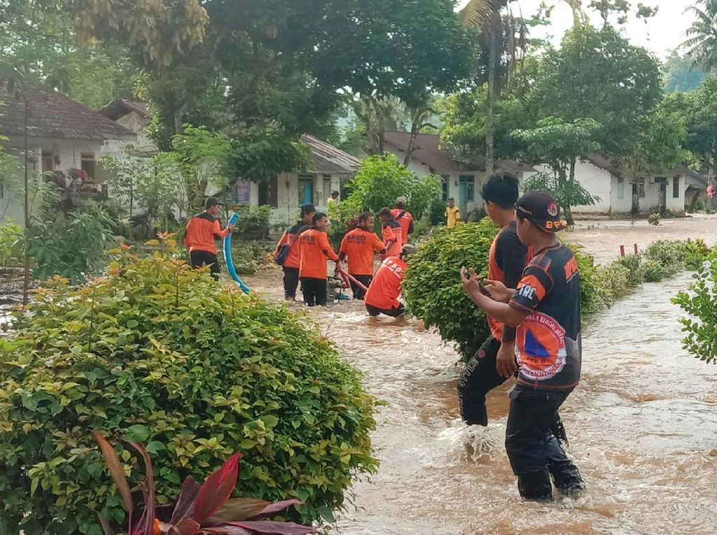 Dua Dusun di Banyuwangi Dilanda Banjir, Satu Masih Terisolir
