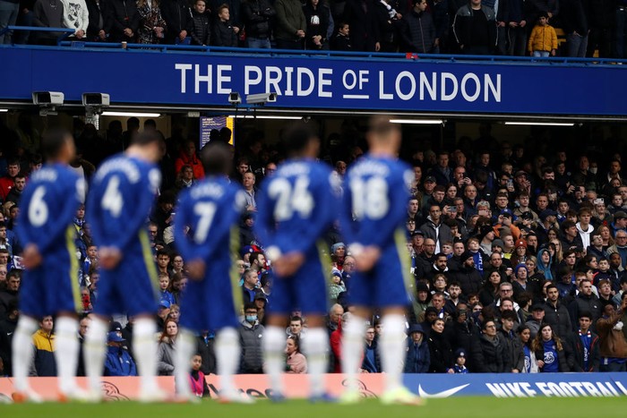 LONDON, ENGLAND - NOVEMBER 06: Chelsea fans observe a minutes silence in honour of Remembrance Day proceedings prior to kick off in the Premier League match between Chelsea and Burnley at Stamford Bridge on November 06, 2021 in London, England. (Photo by Ryan Pierse/Getty Images)