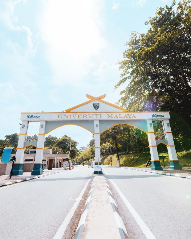 University Malaya merupakan kampus pertama di Malaysia