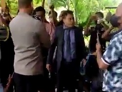 Aksi Pengacara Hamburkan Uang Rp 40 Juta yang Katanya Spontanitas