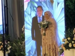 Pernikahan Viral, Pengantin Wanita Sendirian di Pelaminan, Suaminya Virtual