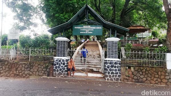 Melihat Pemakaman Leluhur Sumedang di Gunung Puyuh