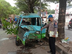 Sopir Truk Kabur Usai Tabrak Angkot di Tangerang, 5 Orang Luka-luka
