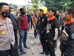 Dihadang Massa Ormas, Pembongkaran Lapak Karaoke Liar di Semarang Batal