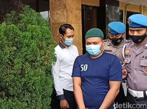 Cemburu, Suami di Bandung Bacok Istri Gegara Pesan di Facebook