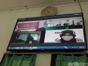 Nani Sianida Dituntut 18 Tahun Bui, Ayah Korban: Terlalu Ringan Nani Sianida Dituntut 18 Tahun Bui, Ayah Korban: Terlalu Ringan