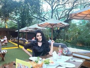 Gaya Cantik Angel Love, Aspri Baru Hotman Paris yang Suka Nongkrong di Kafe Gaya Cantik Angel Love, Aspri Baru Hotman Paris yang Suka Nongkrong di Kafe