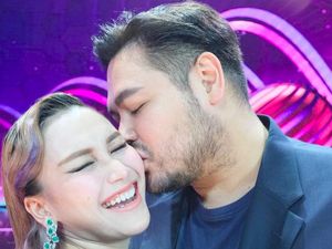 Muach! Ciuman Ivan Gunawan untuk Ayu Ting Ting
