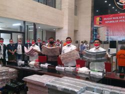 Polisi Sita Rp 217 M dari Jaringan Pinjol Ilegal yang Bikin Warga Bunuh Diri