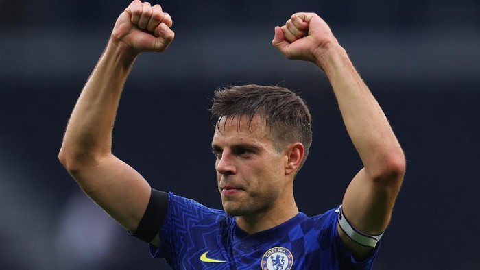 LONDON, ENGLAND - SEPTEMBER 19: Cesar Azpilicueta of Chelsea celebrates following the Premier League match between Tottenham Hotspur and Chelsea at Tottenham Hotspur Stadium on September 19, 2021 in London, England. (Photo by Catherine Ivill/Getty Images)