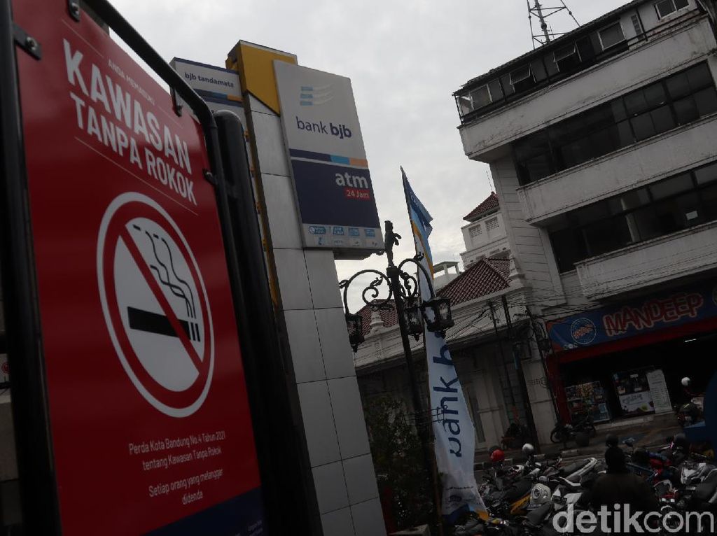 Dapat Dukungan Nih! Di Bandung, Merokok Sembarangan Bakal Didenda Rp 500 Ribu Dapat Dukungan Nih! Di Bandung, Merokok Sembarangan Bakal Didenda Rp 500 Ribu
