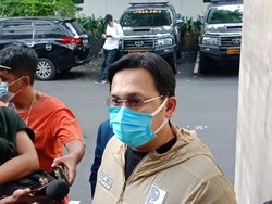 Farhat Abbas: Saya Mewakili Nia Daniaty Minta Maaf atas Ulah Olivia