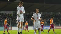 Setelah restart, Smith Rowe mencetak gol ketujuh Inggris sebelum pertandingan berlangsung sejam. AP Photo/Antonio Calanni.