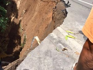 Jalan Sepanjang 30 Meter di Gianyar Bali Amblas, Kedalaman 35 Meter