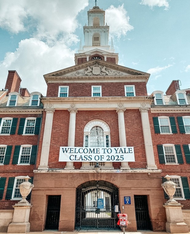Yale University termasuk dalam Ivy League