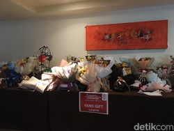 Bukti Gilanya Fans Bulutangkis Indonesia: Banjir Kado di Hotel Pemain