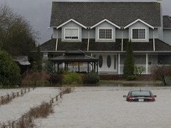 Hujan Deras Picu Banjir-Longsor di Kanada, Ratusan Pengendara Terjebak