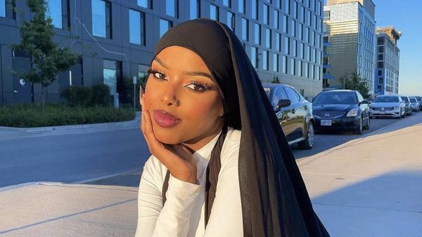 7 Foto Pesona Miss Somalia, Jadi Finalis Berhijab Pertama di Miss World 2021