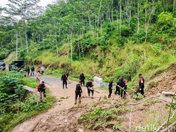 Longsor Tutup Jalan di Kulon Progo, Pembersihan Terganjal Anggaran