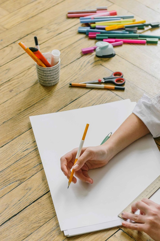 Orang dengan gaya belajar kinestetik membutuhkan gerakan atau aktivitas agarmateri yang disampaikan dapat terserap dengan baik