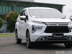 Adu Fitur Si Kembar Mitsubishi Xpander dan Nissan Livina