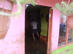 Selesai Diperbaiki, Rumah di Bandung Rusak Lagi Akibat Luapan Sungai