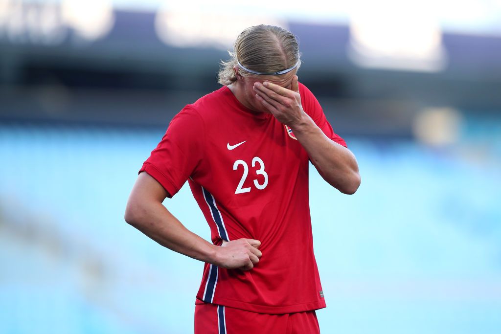 1322175082 MALAGA, SPAIN - JUNE 06: Erling Haaland of Norway looks dejected during the International Friendly match between Norway and Greece at Estadio La Rosaleda on June 06, 2021 in Malaga, Spain. (Photo by Fran Santiago/Getty Images)