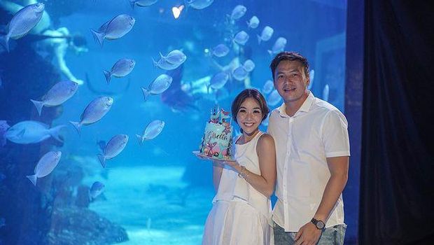 Wijin menyiapkan kejutan romantis untuk merayakan ulang tahun Gisel yang ke 31. Yuk kita intip momennya!