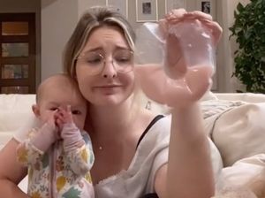 ASI Miliknya Berwarna Pink Seperti Susu Strawberry, Ibu Ini Jadi Viral di TikTok ASI Miliknya Berwarna Pink Seperti Susu Strawberry, Ibu Ini Jadi Viral di TikTok