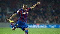 Berikutnya, Dani Alves identik dengan nomor 2. (Foto: Getty Images/Manuel Queimadelos Alonso)