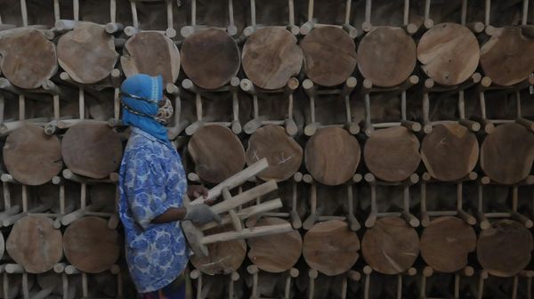 Kerajinan Bangku Jati Made in Klaten Tembus Pasar Belanda