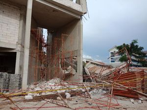 Pemprov DKI Turun Tangan Cek Penyebab SMAN 96 Roboh