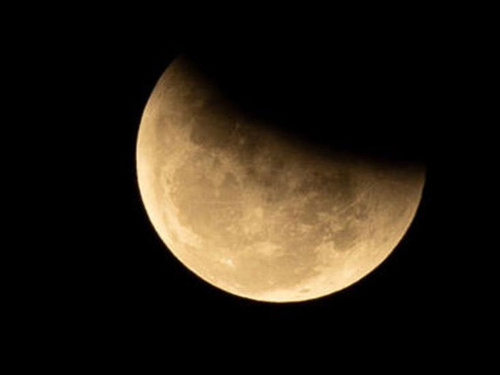 4 Fakta Gerhana Bulan Sebagian Nanti Sore