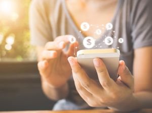 Wanita Ini Dapat Transfer Nyasar Rp 5 Miliar, Dibalikin Nggak? Wanita Ini Dapat Transfer Nyasar Rp 5 Miliar, Dibalikin Nggak?