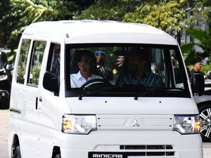 Sudah Dijajal Jokowi, Akankah Minicab MiEV Dijual di Indonesia? Sudah Dijajal Jokowi, Akankah Minicab MiEV Dijual di Indonesia?