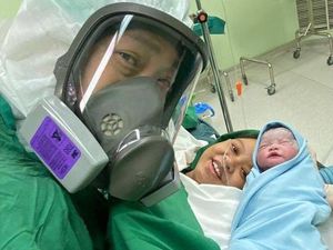 Tips dari Pasutri yang Punya Anak Kembar Beda 6 Tahun Tips dari Pasutri yang Punya Anak Kembar Beda 6 Tahun