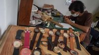 Unik, Jam Tangan Ini Terbuat dari Limbah Papan Skateboard