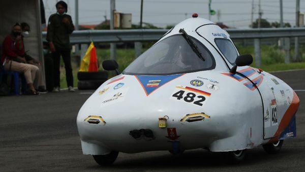 Melihat Kontes Mobil Hemat Energi