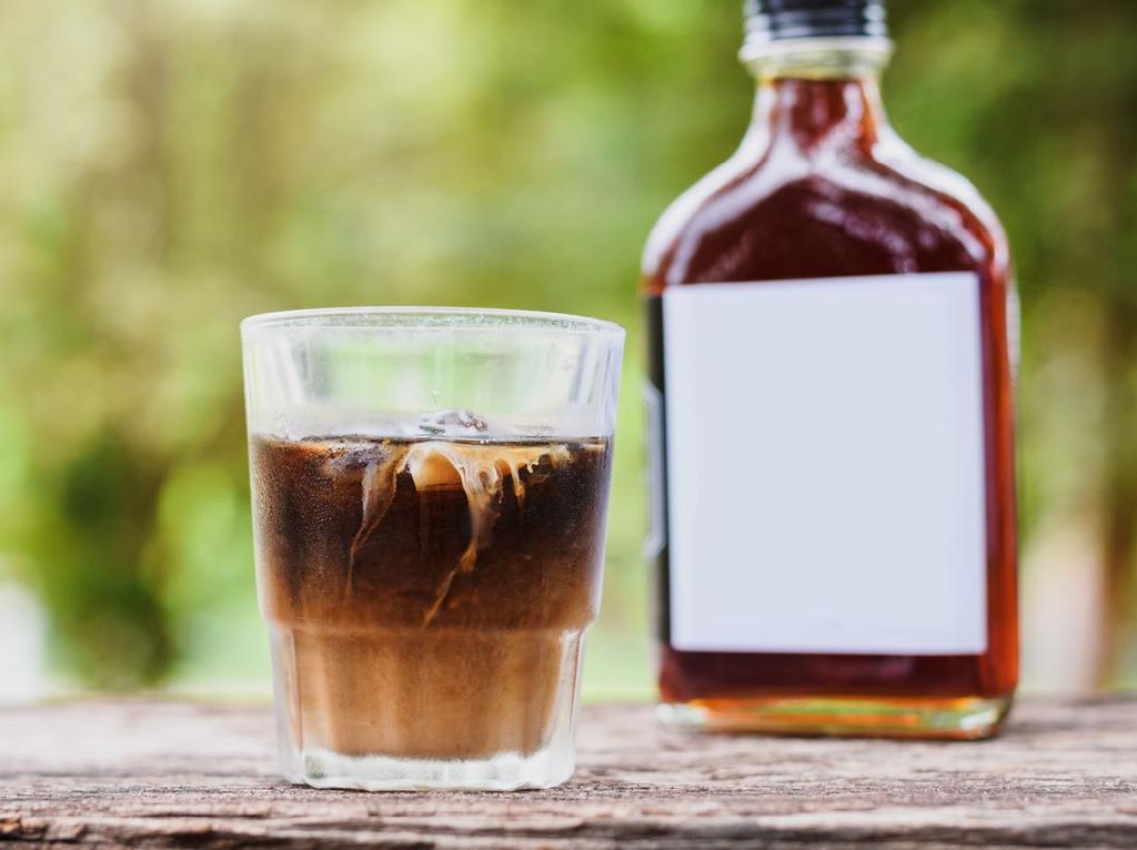Kopi Cold Brew vs Kopi Panas, Mana yang Lebih Tinggi Kafeinnya? Kopi Cold Brew vs Kopi Panas, Mana yang Lebih Tinggi Kafeinnya?