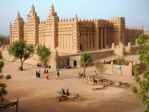 Bukan Istana Terakota, Ini Masjid Tanah Liat di Afrika