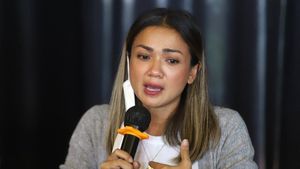 Air Mata Nirina Zubir: Dikerjai ART yang Jadi Mafia Tanah