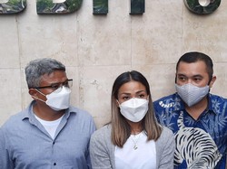 Nirina Zubir Minta Seleksi untuk Staf PPAT Diperketat