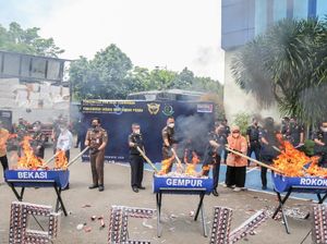 Bea Cukai Bekasi Musnahkan 6,6 Juta Rokok & 21,2 Liter Miras Ilegal